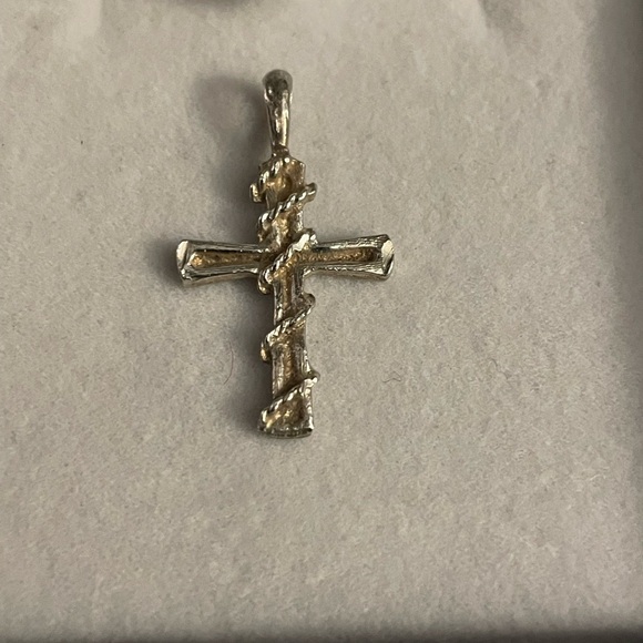 Jewelry - Vintage sterling silver cross charm with rope design
